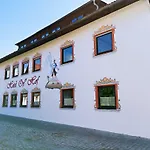 Oyer Hof - Selbst Service 3*