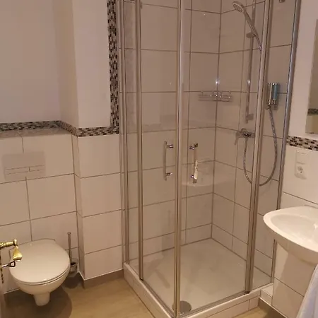 Oyer Hof - Selbst Service 3*