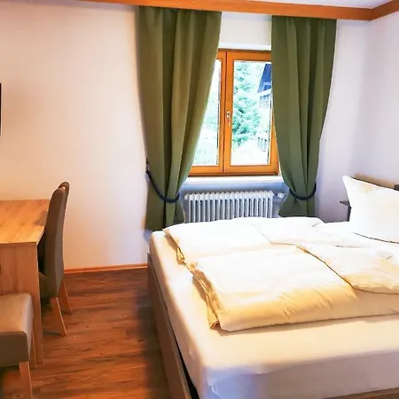 Oyer Hof - Selbst Service 3*