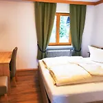Oyer Hof - Selbst Service 3*