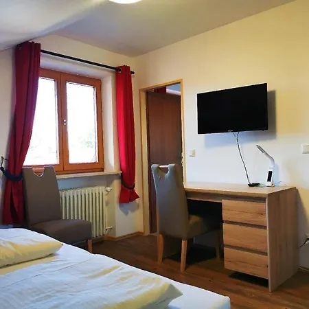 Oyer Hof - Selbst Service 3*