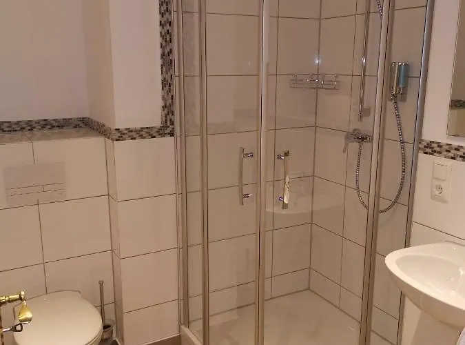 Oyer Hof - Selbst Service 3*